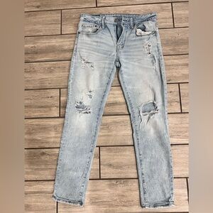 Men’s American Eagle light washed distressed straight leg airflex 31x30 jeans